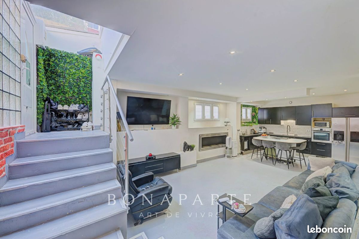 Appartement 3 pièces 158 m² · à Asnières-sur-Seine · 158,4 m² · 479 000 €