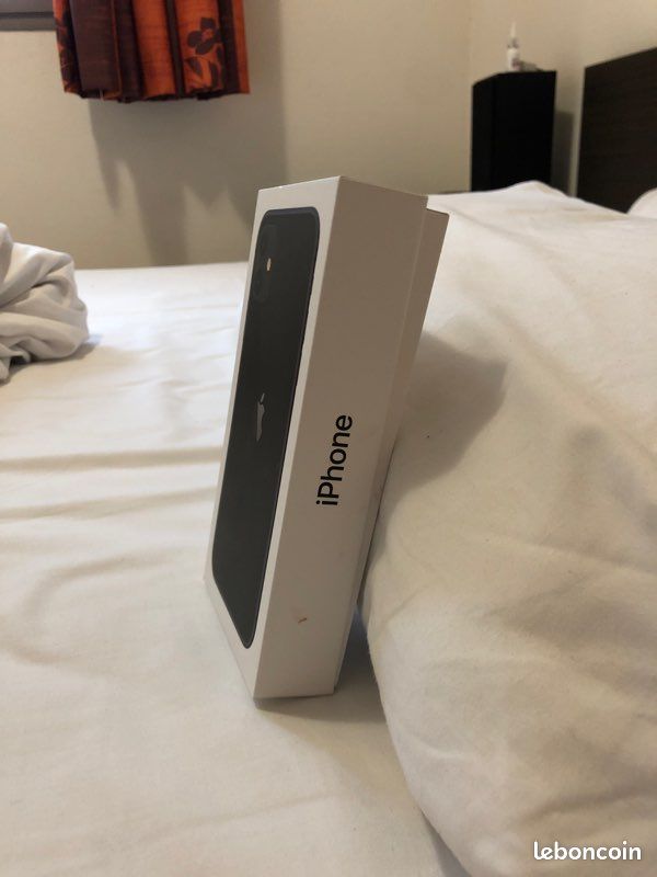 Boîte iPhone 11 petite et grosse (image 3)