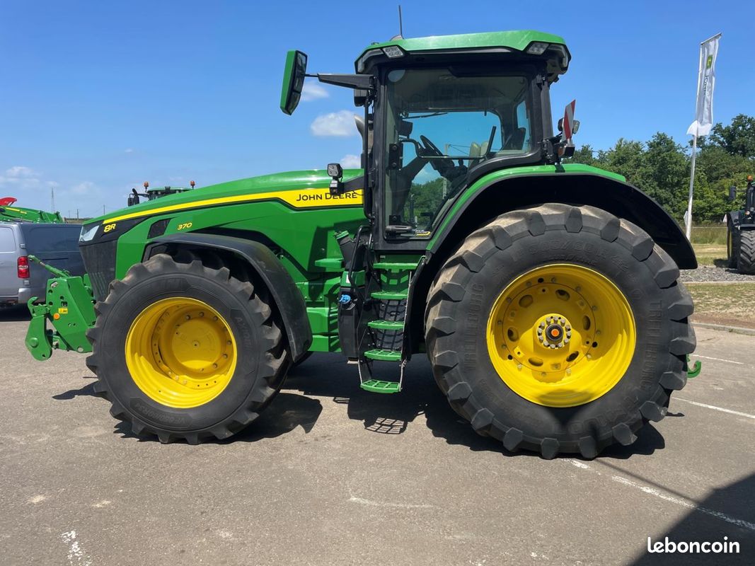 John Deere 8R370 (image 2)