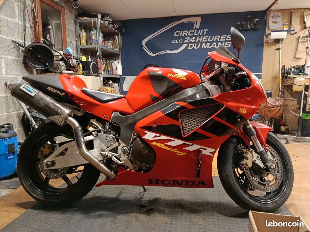 Honda vtr 1000 sp1 (image 3)