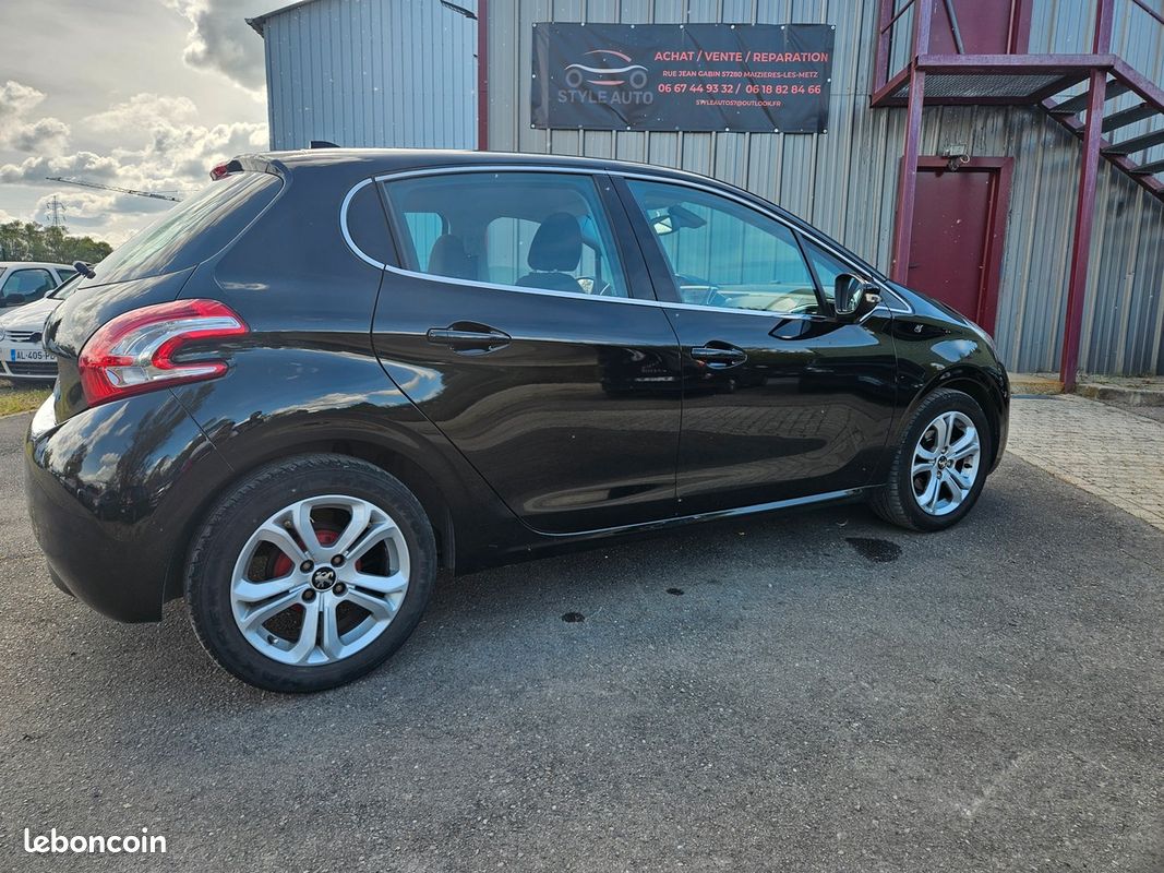 Peugeot 208 1.4l 70cv (image 4)