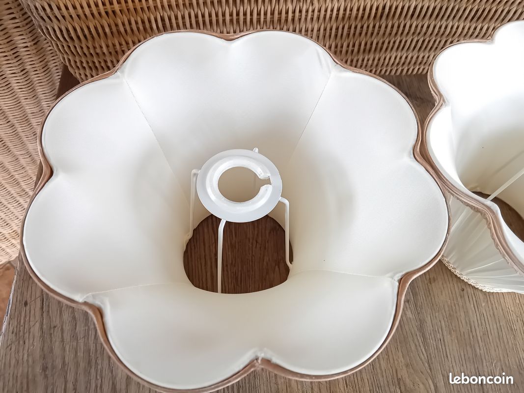 Abat-jour shabby chic | Lin blanc avec dentelle grise CÔTE OUEST DÉCO