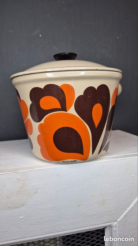 Poêle bistrot en fonte Le Creuset avec couvercle - Boutique