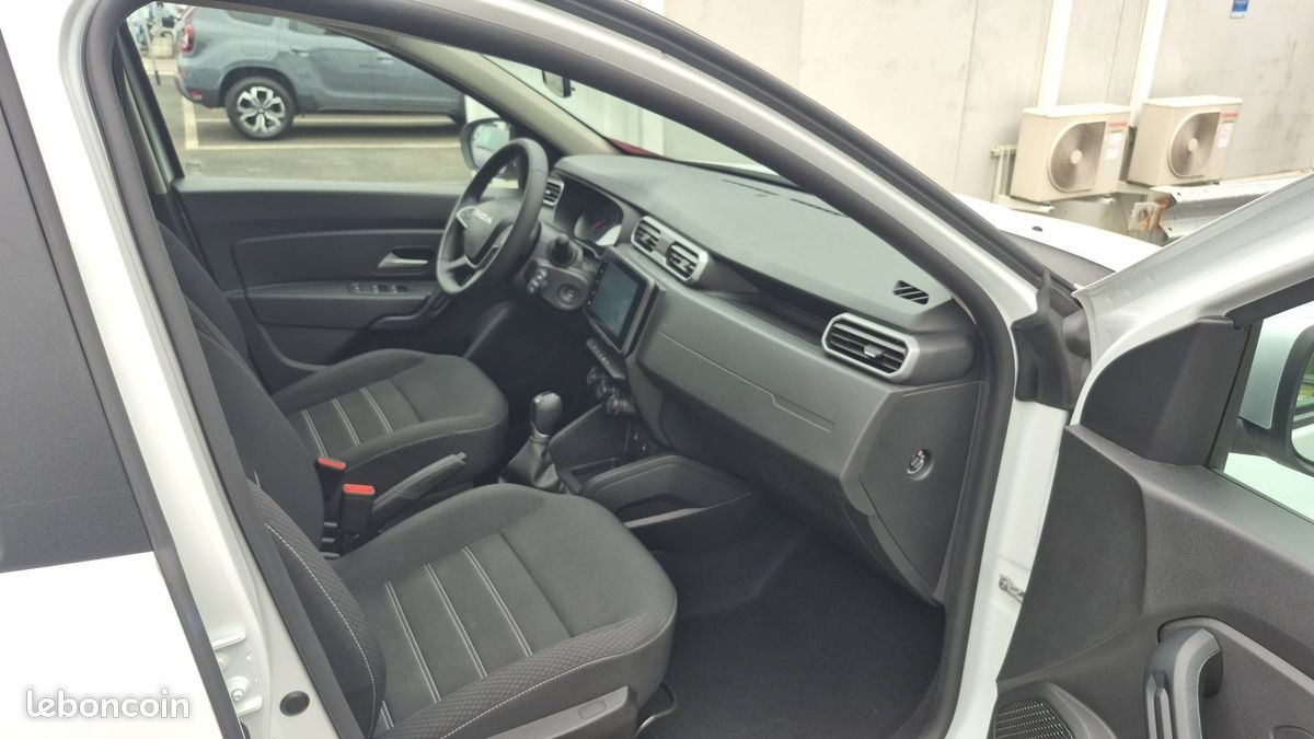 DACIA Duster TCe 150 4x2 EDC Expression (image 25)