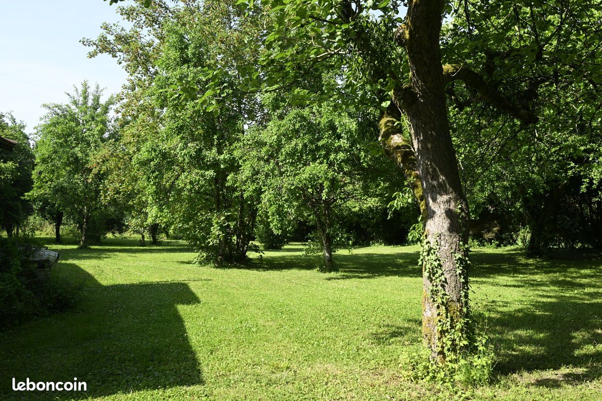 Vend terrain a batir ou terrain de loisirs pour bungalow · à Brieulles-sur-Bar · 30 000 €