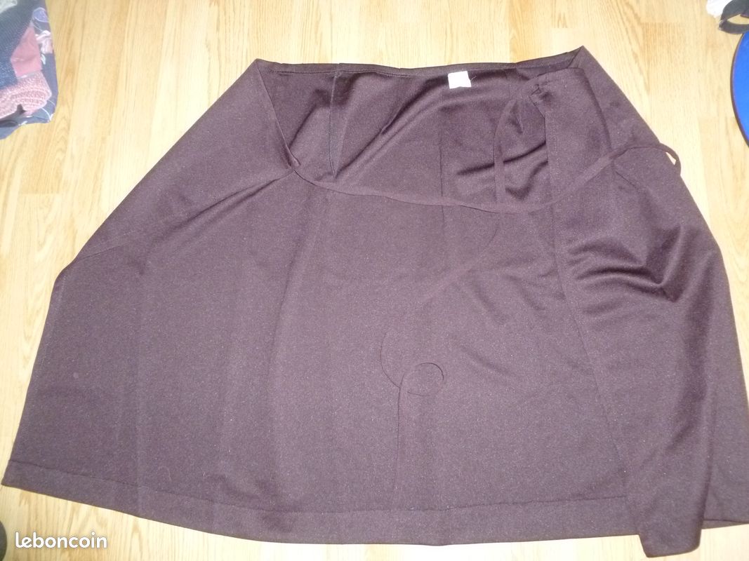 Jupe portefeuille taille 38 - taille M - 3 euro (image 2)