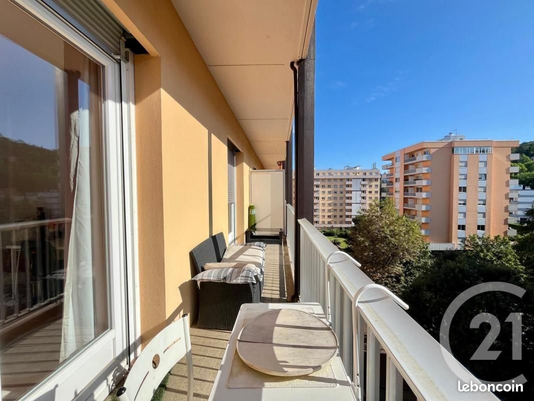 Appartement 5 pièces 105 m² · à Saint-Étienne · 105 m² · 120 000 €