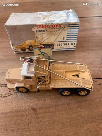Rare jouet Ancien VERITABLE DINKY TOYS 888 - CAMION GBO
