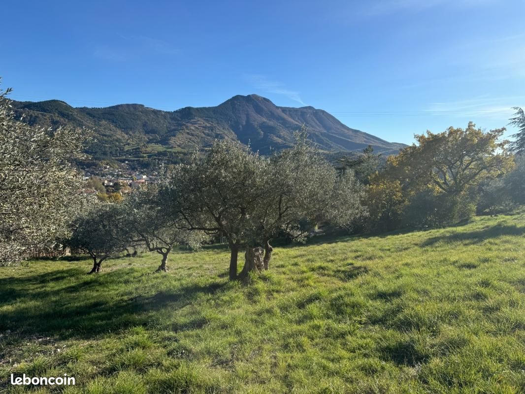 Terrain 633 m² · à Digne-les-Bains · 115 000 €
