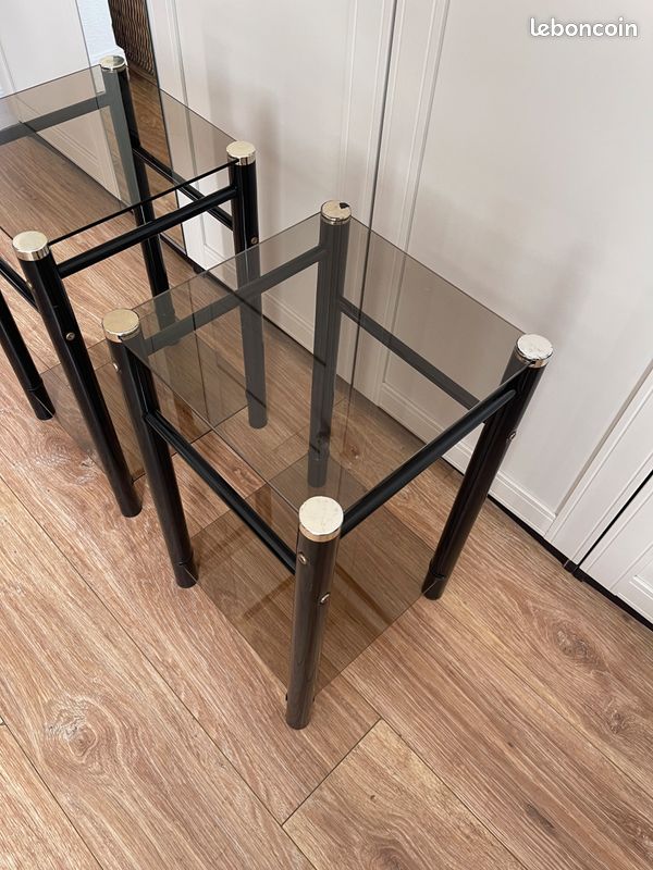 Tables d'appoint ou chevets en tube acier/verre fumé (image 4)