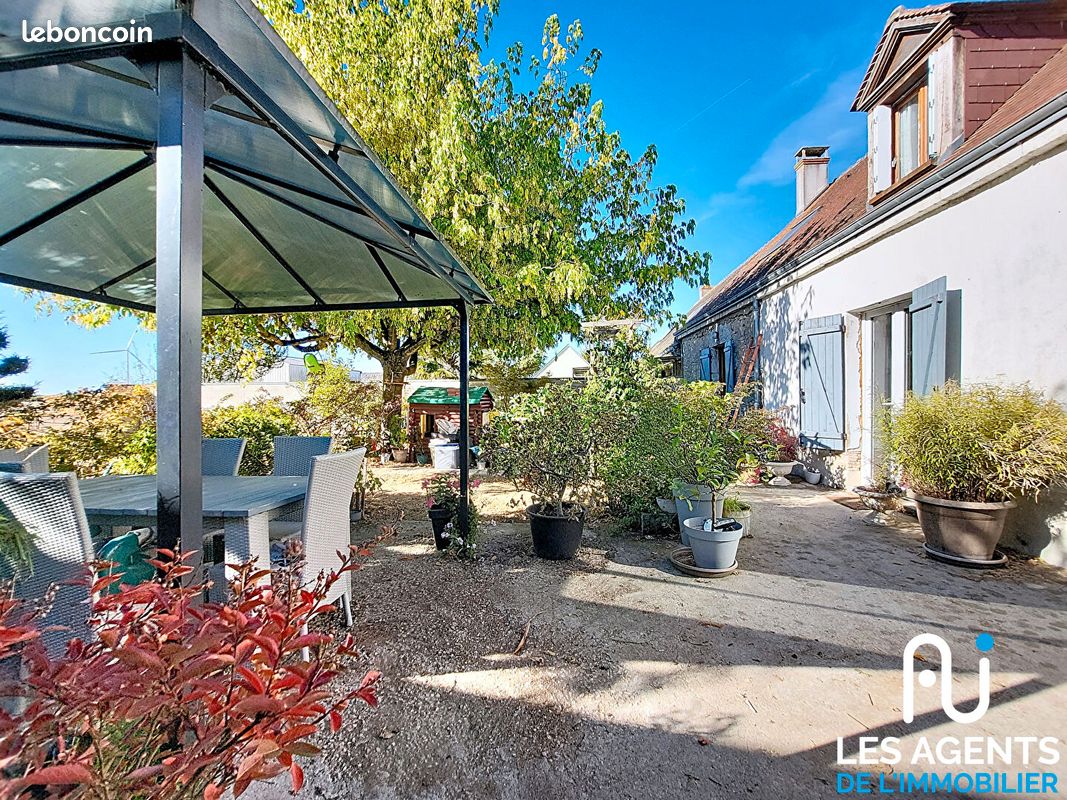 Maison 6 pièces 151 m² · à Villermain · 151 m² · 175 000 €