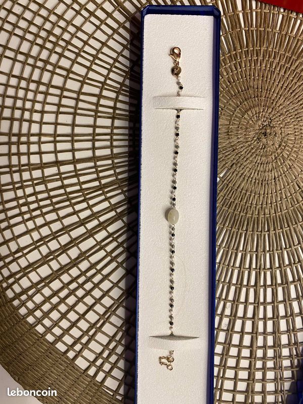 Bracelet (image 1)