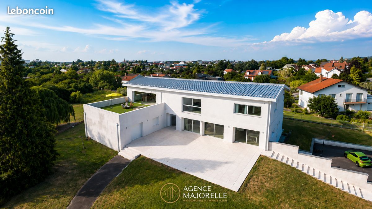 Maison 9 pièces 517 m² · à Épinal · 517 m² · 899 000 €