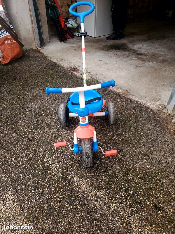 Tricycle (image 1)