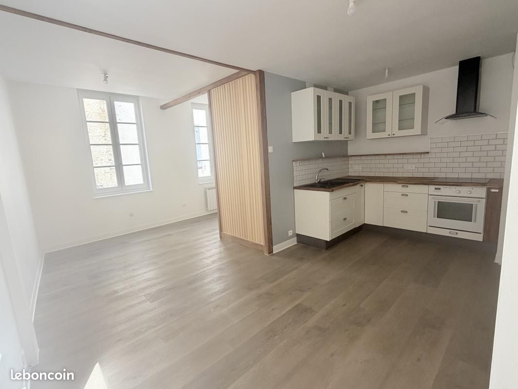 Appartement 1 pièce 31 m² · à Villefranche-de-Rouergue · 31 m² · 370 €
