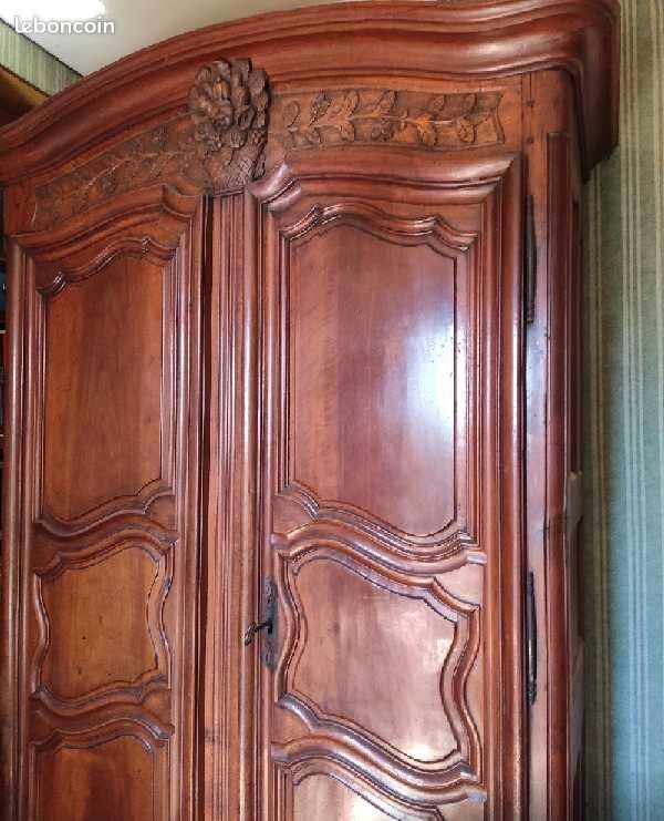 Urgent Armoire Normande mariage, antiquitée,bois brut, orné de de fleurs, (image 3)