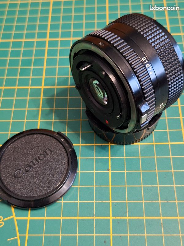 Canon Objectif Grand Angle 24 mm f/2.8