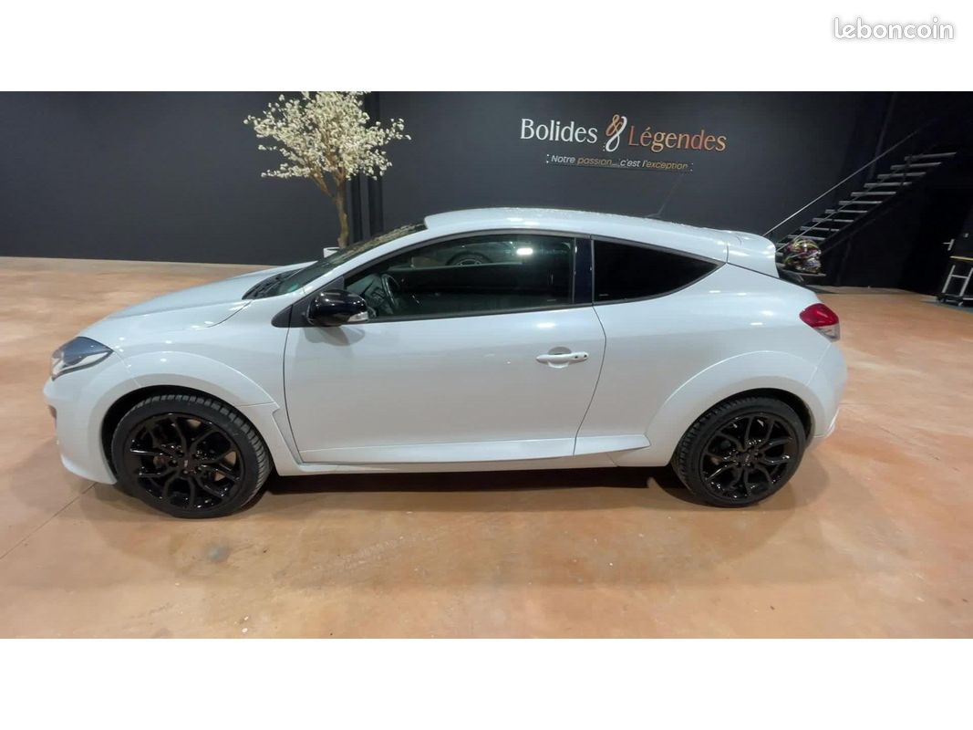 RENAULT MEGANE 2.0i - 265 S&S III COUPE R.S. - Garantie 12 mois (image 4)