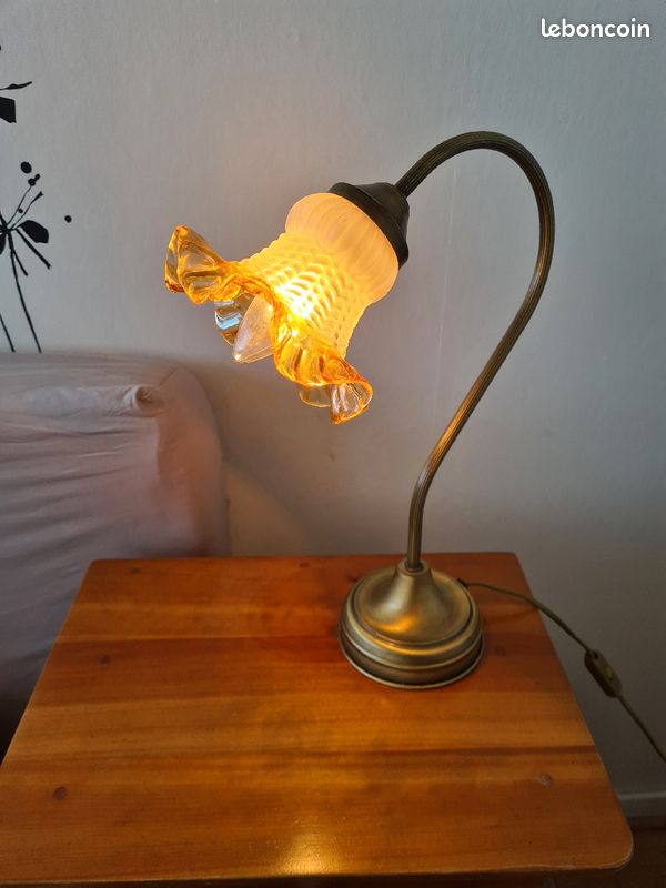 Lampe de chevet tulipe (image 4)