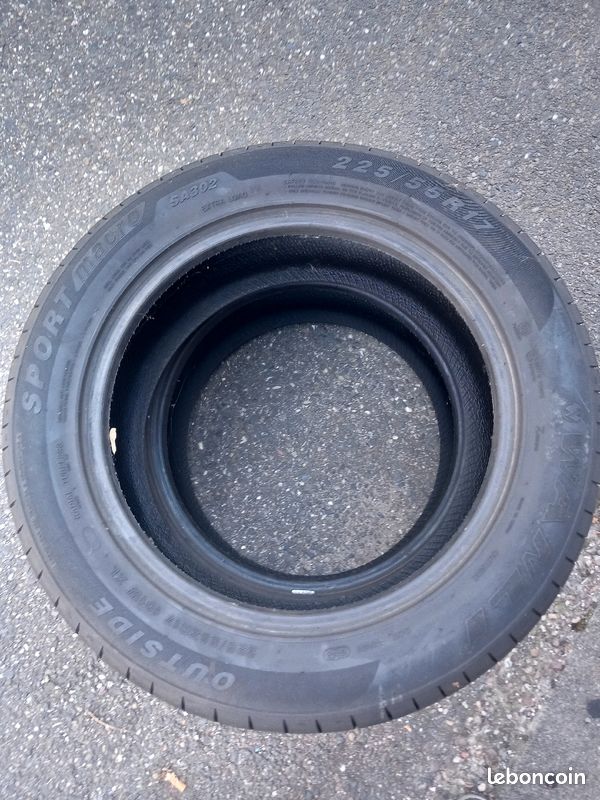 Pneus 225.55.R17 - Équipement auto