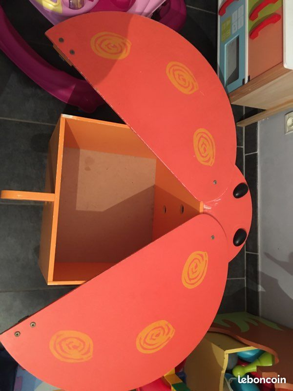 Table coffre coccinelle (image 1)