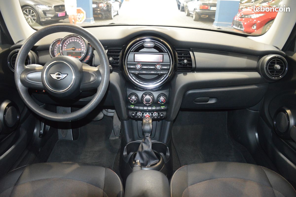 MINI ONE III (F56) 1.2 ONE 102 BOITE AUTO 3 PORTES-67.740km-1ère Main-Climatisation-Sièges Chauffants-Radars-Jantes Track Spoke 17" Noir-Historique Mini-Etat Rare-Garantie 6 Mois (image 5)