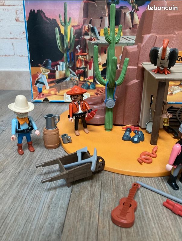 Ferme Vintage Playmobil Western Farwest Avec éolienne – Occasion