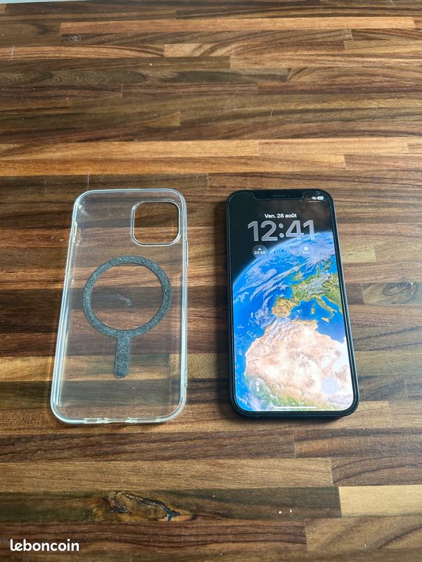 Apple iPhone 12 (image 1)