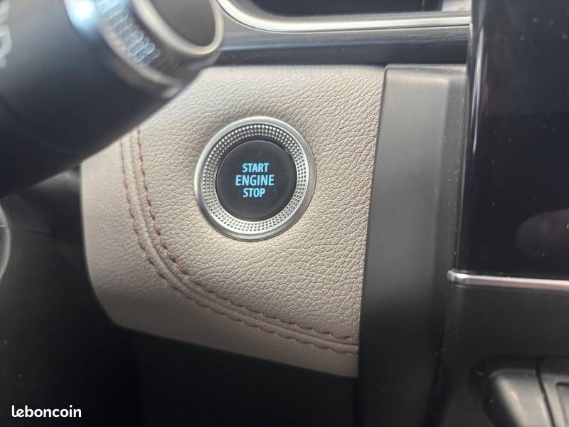 Renault Captur E-Tech Plug-in 160 Initiale Paris (image 26)