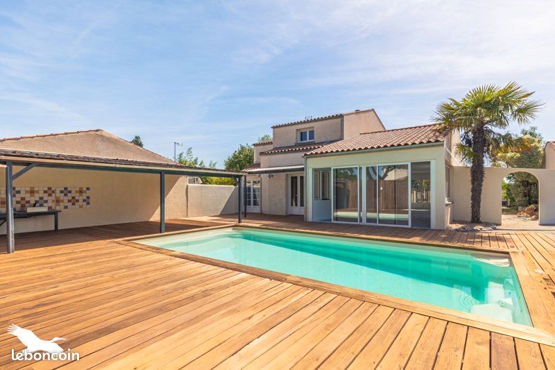 Maison 7 pièces 175 m² · à Yves · 175 m² · 599 900 €