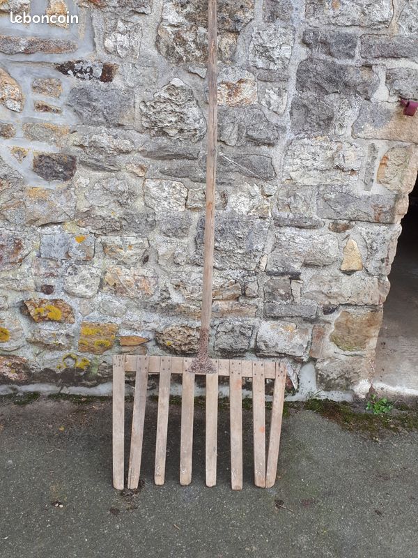 Pele en bois (image 1)