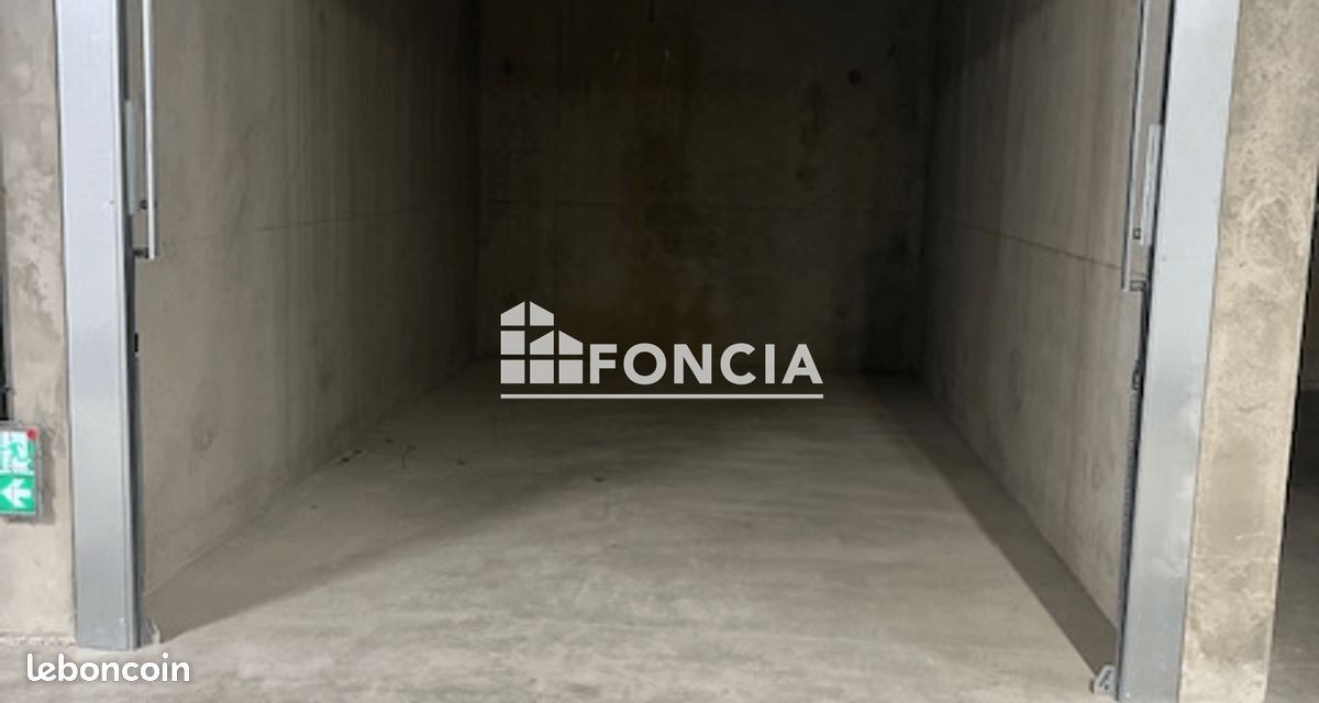 Parking 17 m² · à Francheville · 17 m² · 21 000 €