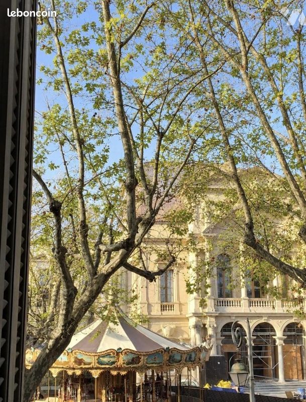 Appartement 3 pièces 117 m² · à Avignon · 117 m² · 200 000 €