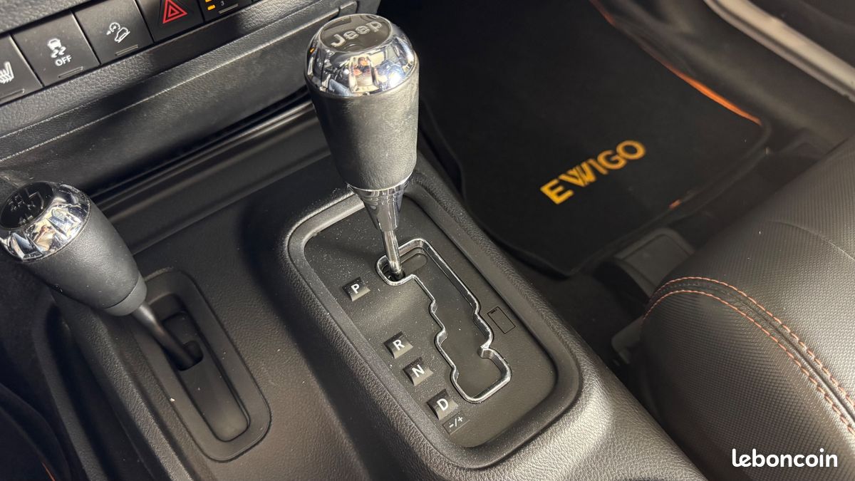JEEP WRANGLER 2.8 CRD 200ch ARCTIC AWD BVA - CARPLAY - HARDTOP (image 30)
