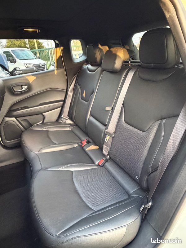 JEEP Compass 1.3 PHEV T4 240 ch 4xe eAWD S, tout-terrain 4x4 / TOIT OUVRANT / CUIR… (image 7)