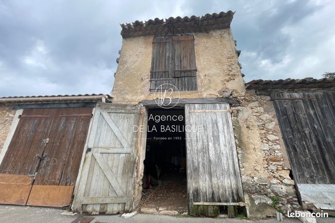https://img.leboncoin.fr/api/v1/lbcpb1/images/3b/c7/ed/3bc7ed7081050583a3901228bcba1f5d66beedf1.jpg?rule=ad-image