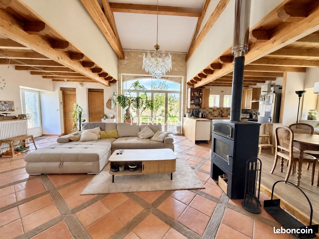 Maison 3 pièces 130 m² · à Grézillac · 130 m² · 215 000 €