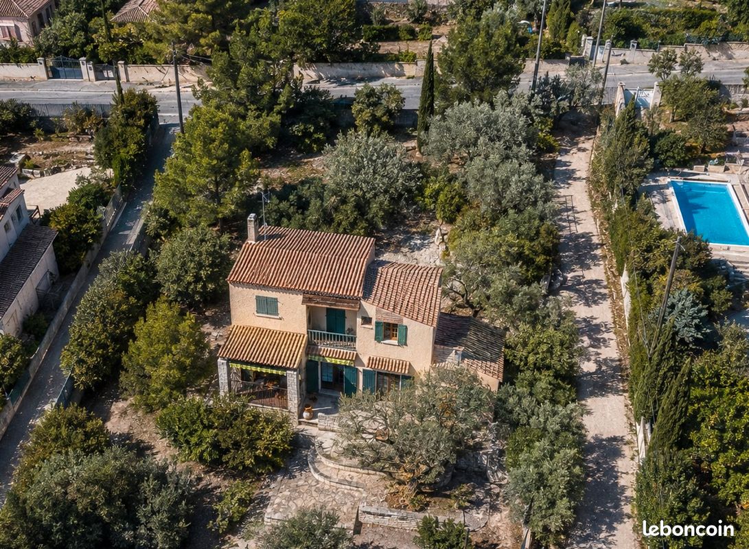 Maison 5 pièces 139 m² · à La Fare-les-Oliviers · 139 m² · 390 000 €