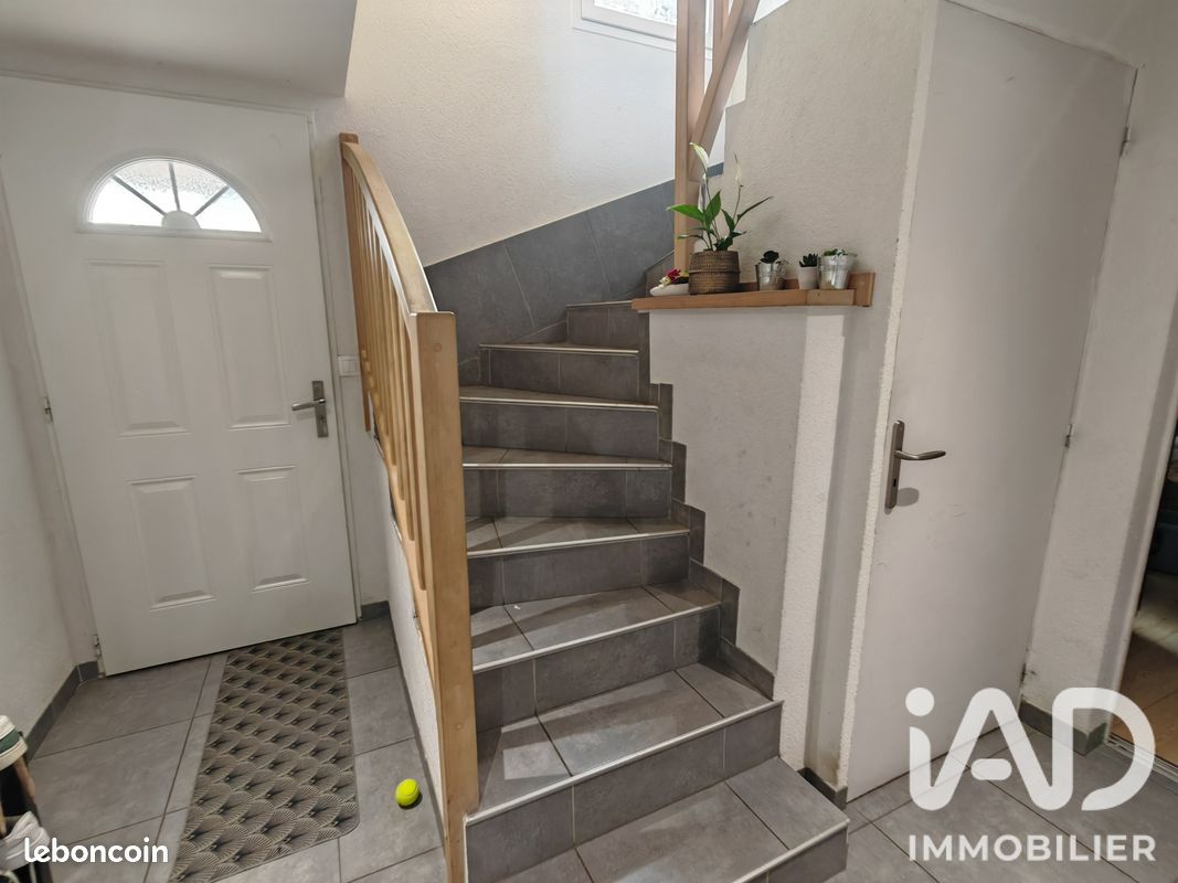 Maison 6 pièces 101 m² · à Villers-le-Lac · 101 m² · 420 000 €