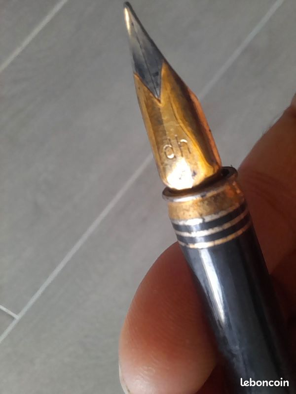 Stylo-plume de la marque de prêt-à-porter de luxe française Daniel Hechter (image 2)