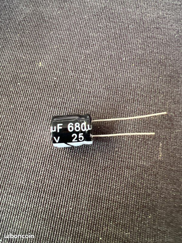 Condensateur électrolytique 680 µF 25 V – Neuf (image 2)