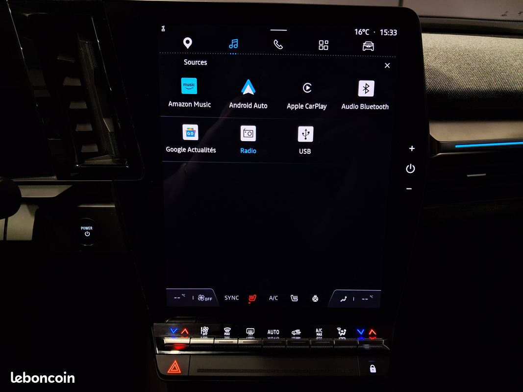 RENAULT Megane E-Tech EV60 220 ch super charge Techno (image 25)