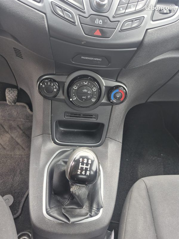 FORD Fiesta - VI Phase 5 portes 1.5 TDCI 75 cv (image 9)