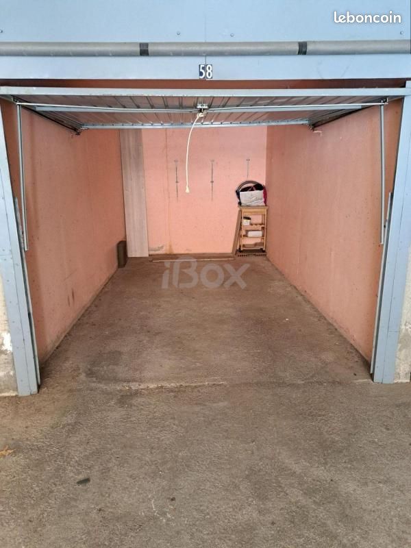 Parking 13 m² · à La Seyne-sur-Mer · 13 m² · 103 €/mois