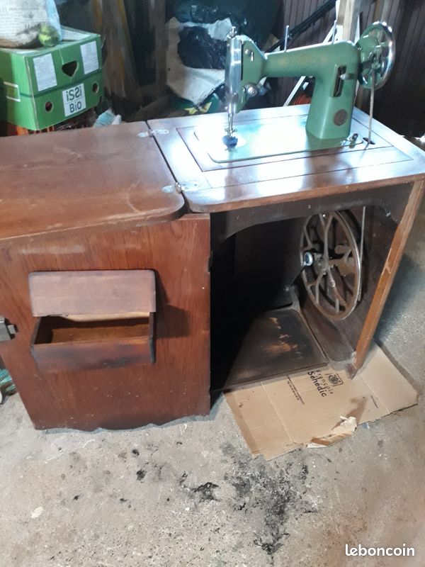DONNE Ancienne machine a coudre (image 2)