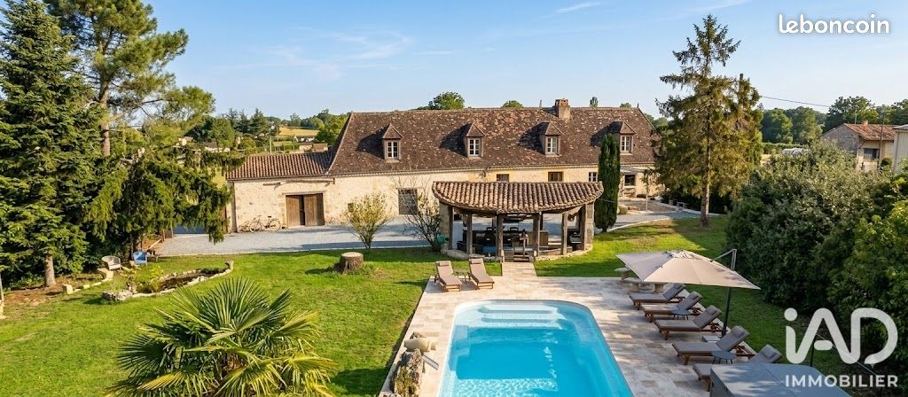 Maison 9 pièces 215 m² · à Issigeac · 215 m² · 459 000 €