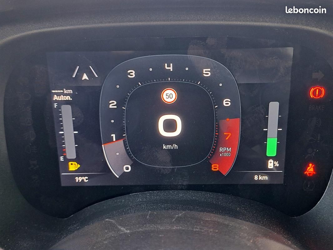 Fiat Panda 1.0 70 ch Hybrid BSG S/S Icone + kit anti-crevaison + peinture métallisée (image 10)