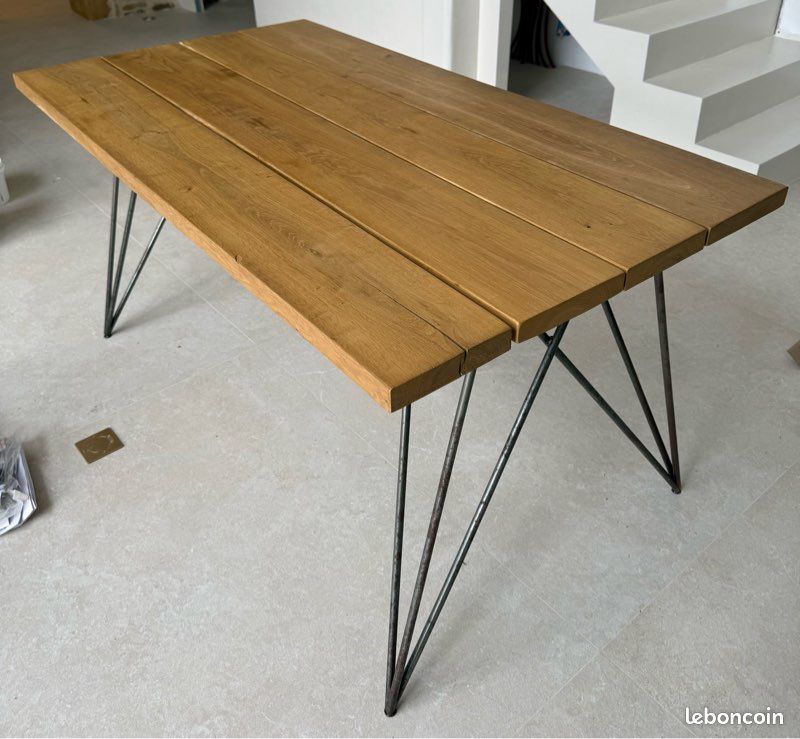 Table à manger en chêne massif 6 personnes - style industriel – fabrication artisanale (image 1)