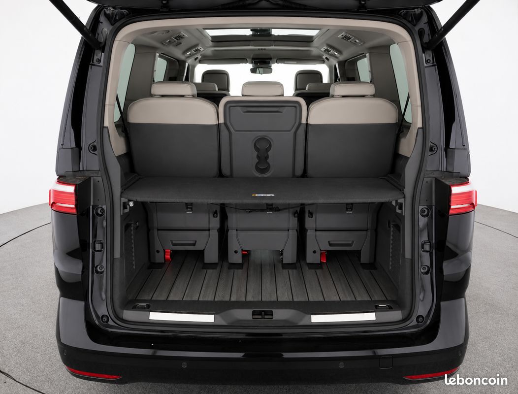 VOLKSWAGEN T7 MULTIVAN STYLE LONG 4MOTION eHYBRID • 4MOTION • DCC • HUD • HARMAN/KARDON (image 9)