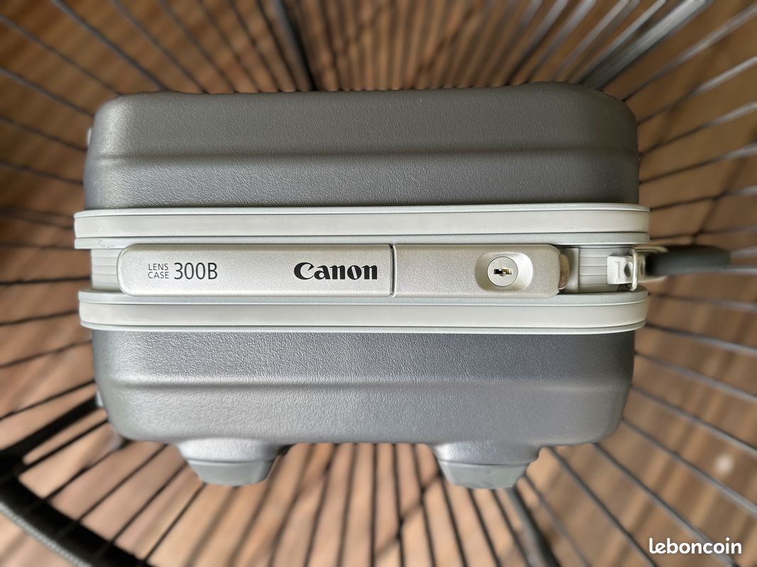 Etui Rigide pour 300 mm Canon (image 1)